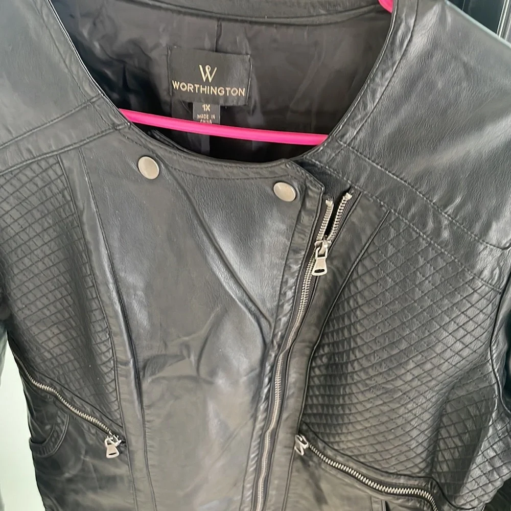 Beautiful moto-style black jacket - Picture 3 of 6